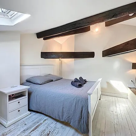 Joli Petit Duplex En Plein Centre-ville ! *