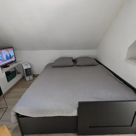 Joli Petit Duplex En Plein Centre-ville ! Senlis (Oise)