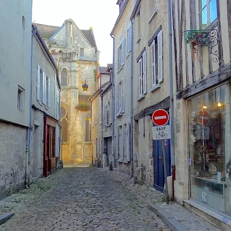 Joli Petit Duplex En Plein Centre-ville ! Appartement *